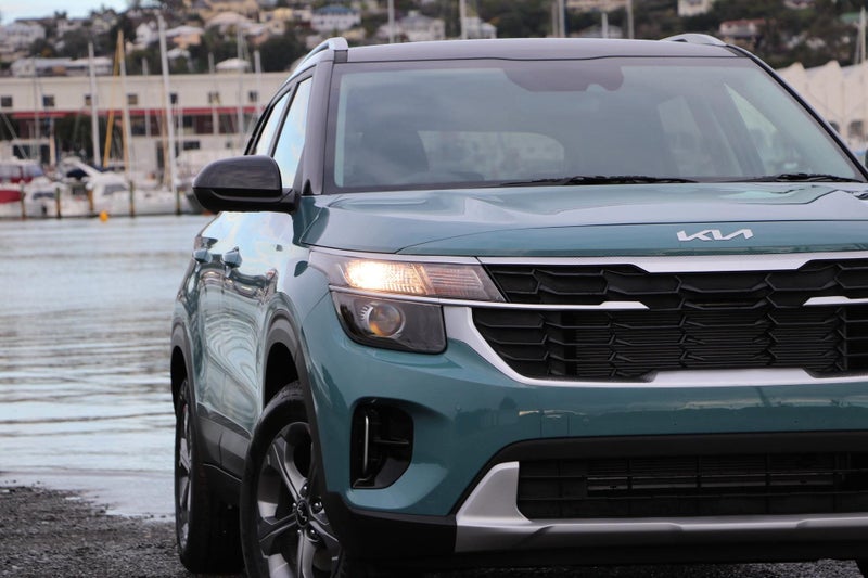 2025 Kia Seltos LX 2.0L DOHC IVT image 4