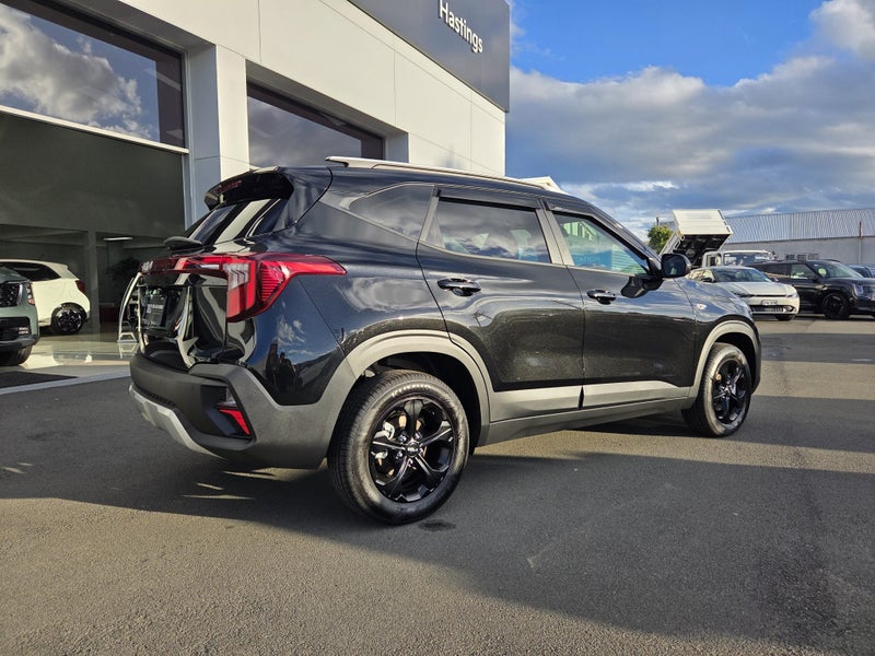 2025 Kia Seltos LX 2.0P image 3