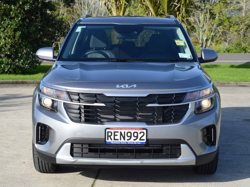 2025 Kia Seltos LX 2.0P image 3