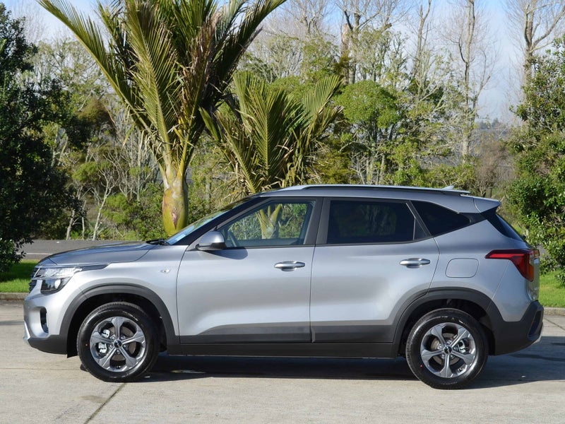 2025 Kia Seltos LX 2.0P image 5