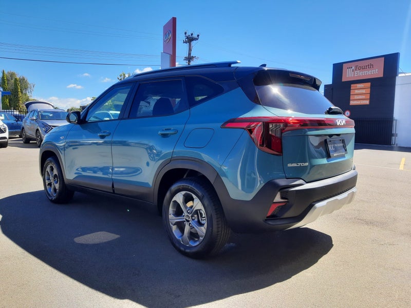 2025 Kia Seltos LX 2.0P image 5