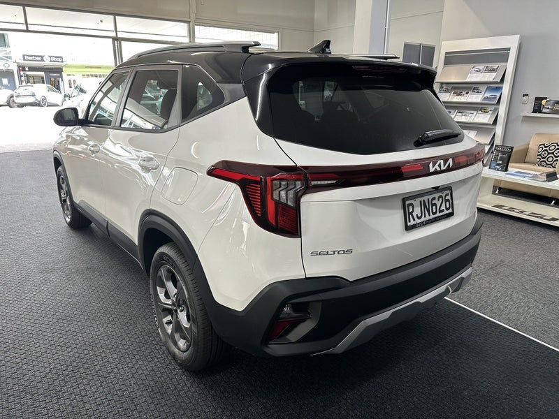 2025 Kia Seltos Lx 2.0P/Iv image 3