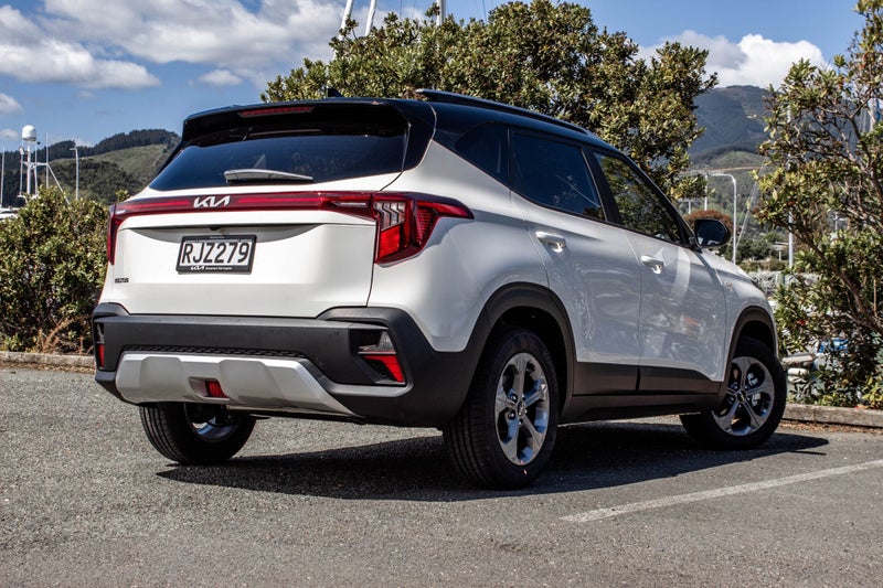 2025 Kia Seltos LX 2.0P/IVT image 3