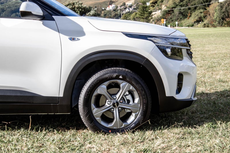 2025 Kia Seltos LX 2.0P/IVT image 2