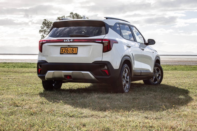 2025 Kia Seltos LX 2.0P/IVT image 3