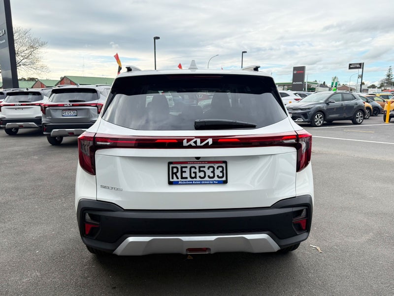 2025 Kia Seltos LX image 5