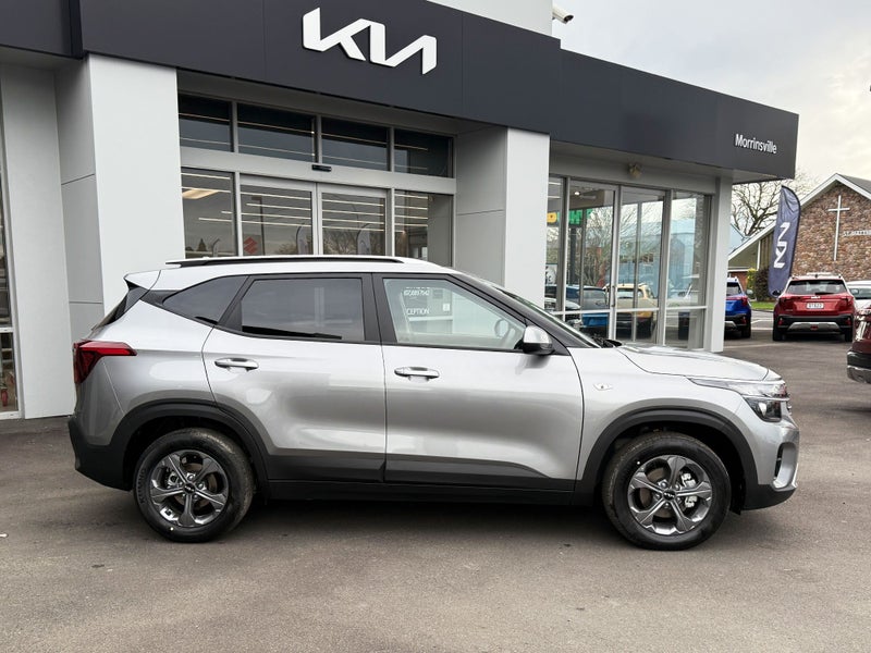 2025 Kia Seltos LX image 3