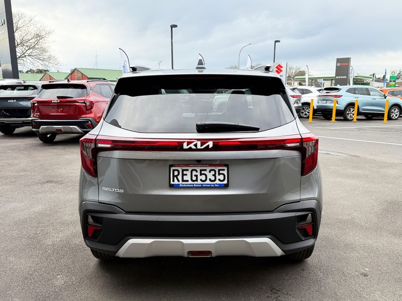 2025 Kia Seltos LX image 5