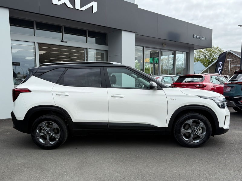 2025 Kia Seltos LX image 3