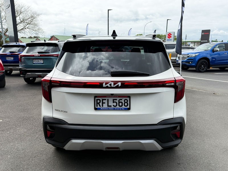 2025 Kia Seltos LX image 5