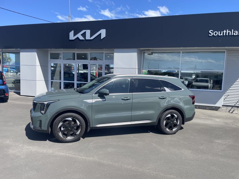2025 Kia Sorento AWD Deluxe 2.2 Diesel image 3