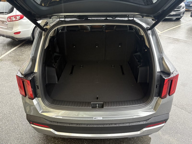 2025 Kia Sorento AWD Deluxe 2.2 Diesel DCT image 5