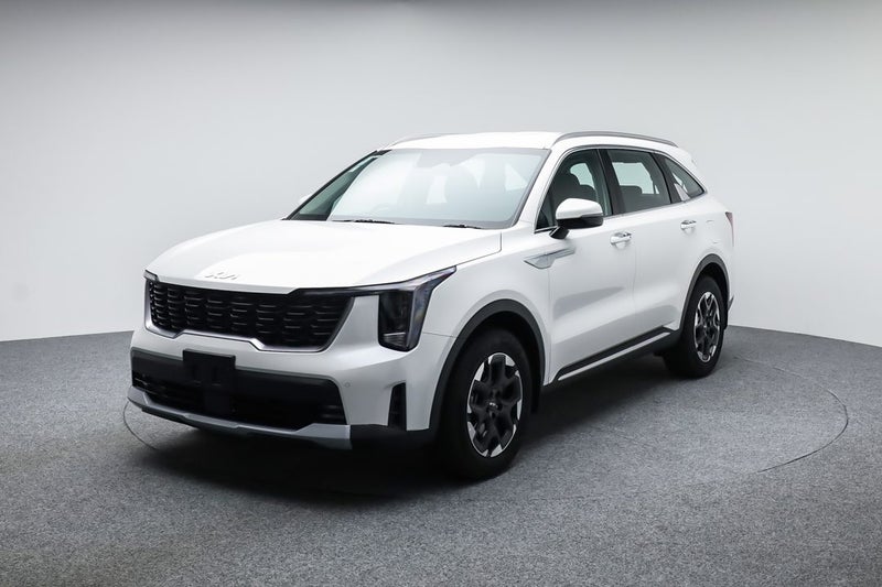 2025 Kia Sorento AWD LX+ 2.2 Diesel DCT image 3