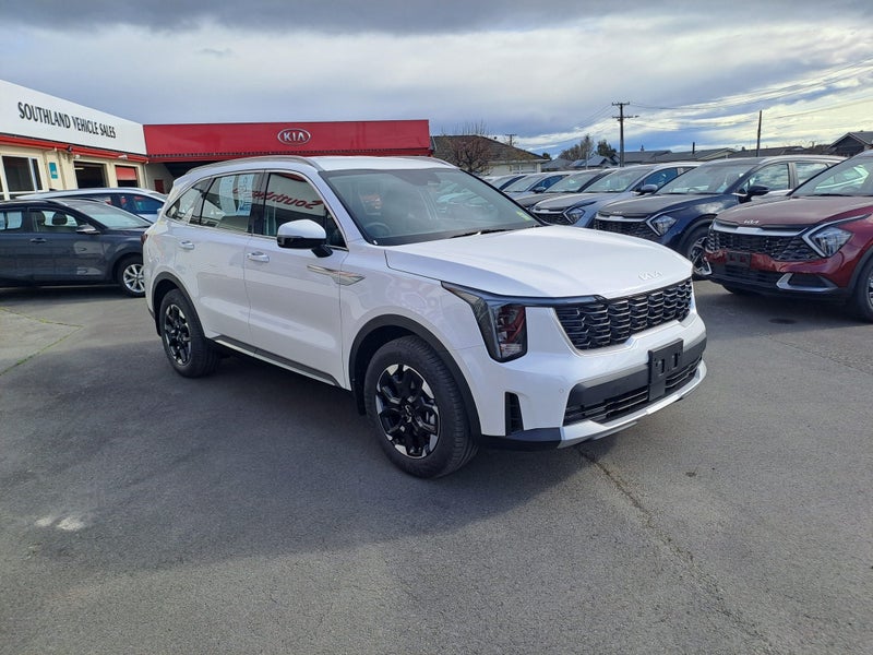 2025 Kia Sorento AWD LX+2.2 Diesel image 3