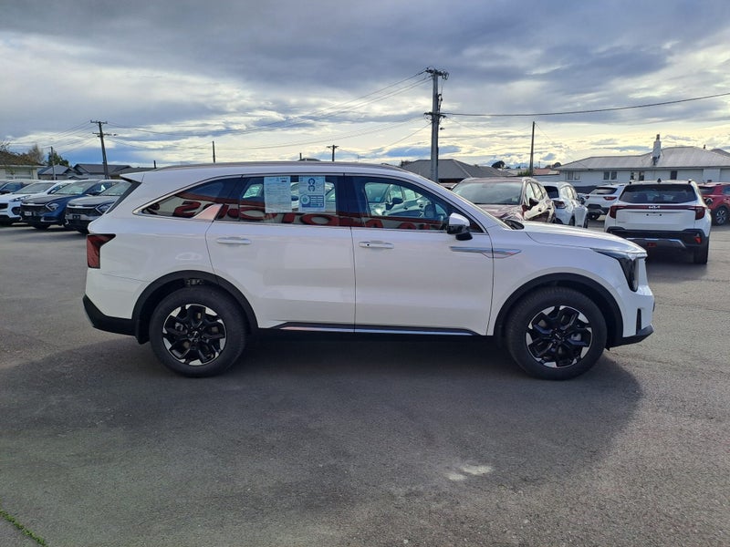 2025 Kia Sorento AWD LX+2.2 Diesel image 4