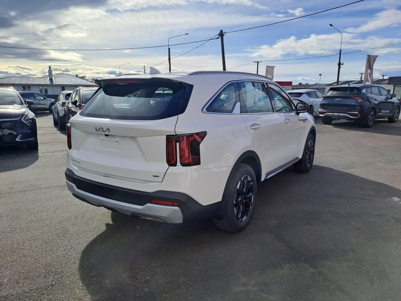 2025 Kia Sorento AWD LX+2.2 Diesel image 5