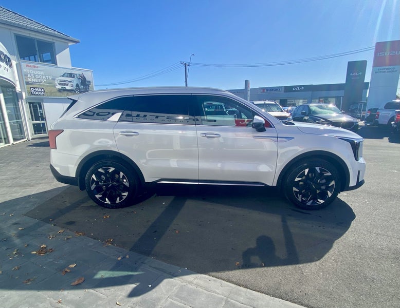 2025 Kia Sorento AWD Premium 2.2 Diesel auto 7... image 5