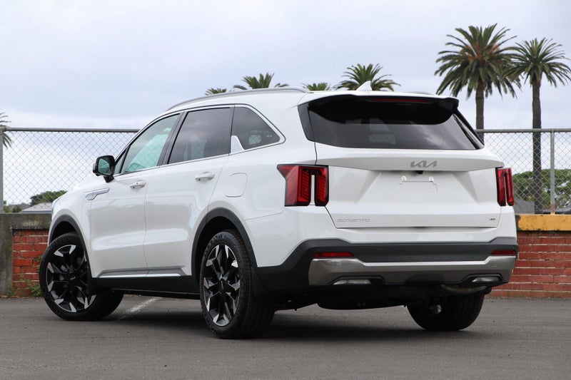2025 Kia Sorento AWD Premium 2.2 Diesel DCT image 2