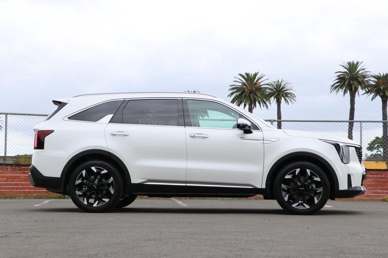 2025 Kia Sorento AWD Premium 2.2 Diesel DCT image 3