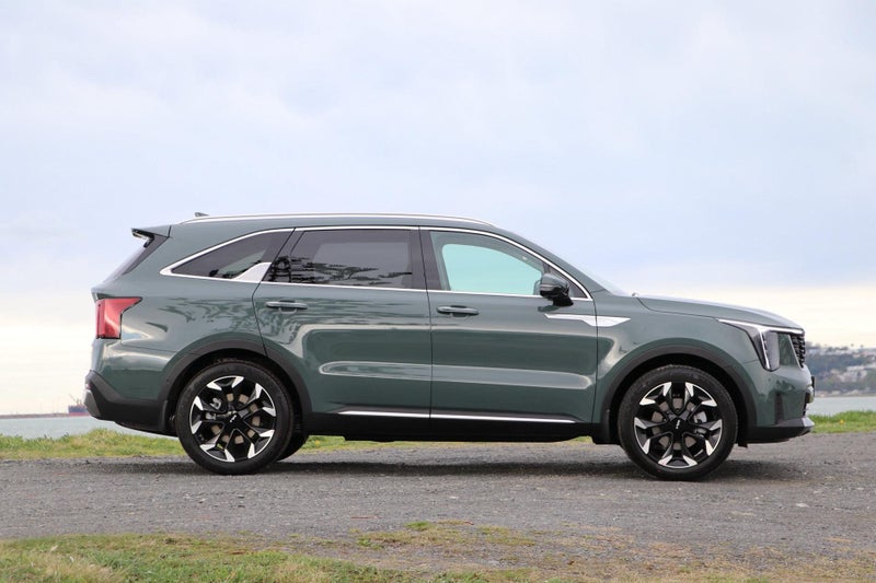 2025 Kia Sorento AWD Premium 2.2 Diesel DCT image 4