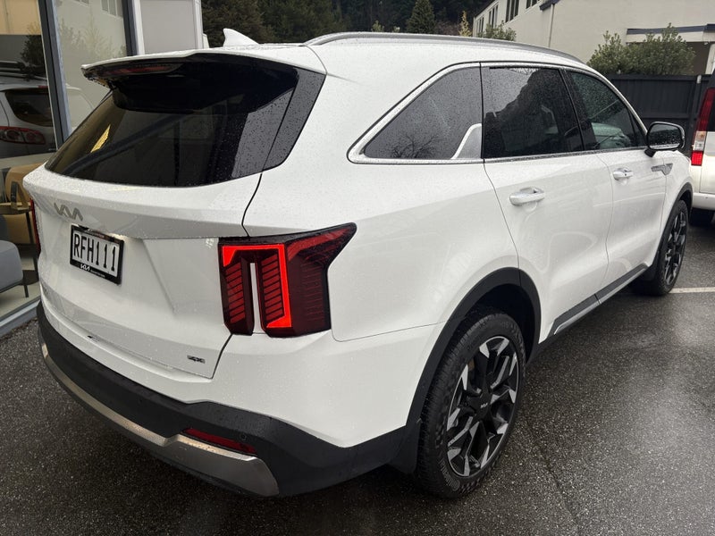 2025 Kia Sorento AWD Premium 2.2 Diesel DCT image 4