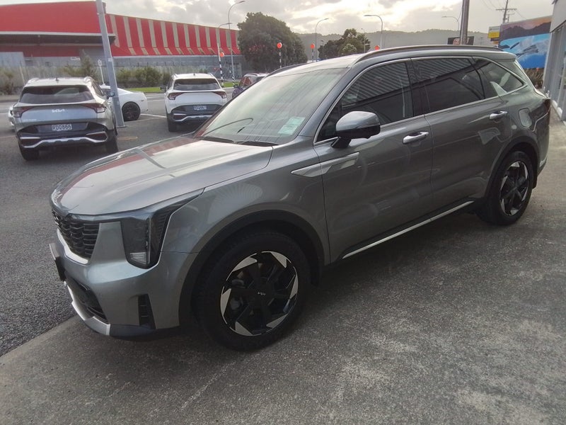2025 Kia Sorento Deluxe 2.2 Diesel AWD image 3
