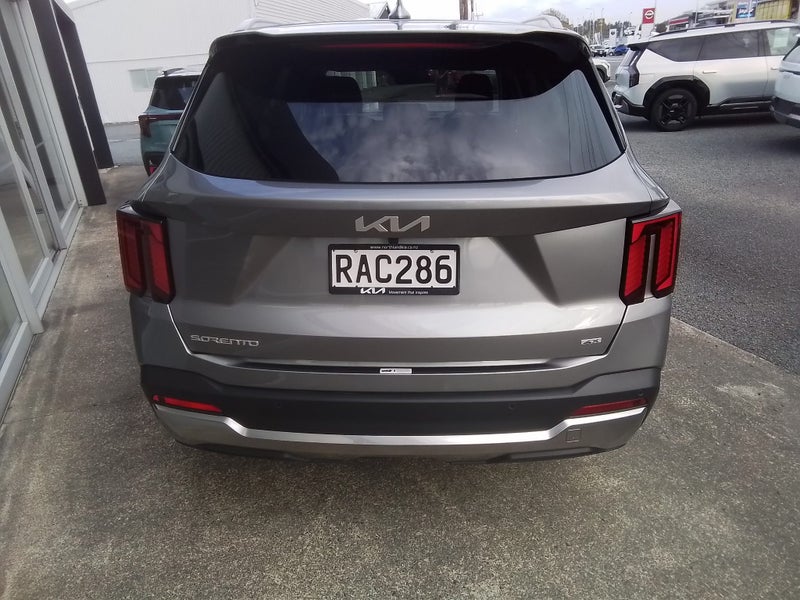 2025 Kia Sorento Deluxe 2.2 Diesel AWD image 4
