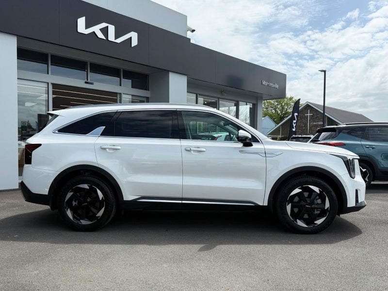 2025 Kia Sorento Deluxe 2.2 Diesel AWD image 3
