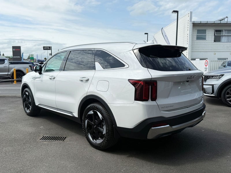 2025 Kia Sorento Deluxe 2.2 Diesel AWD image 4