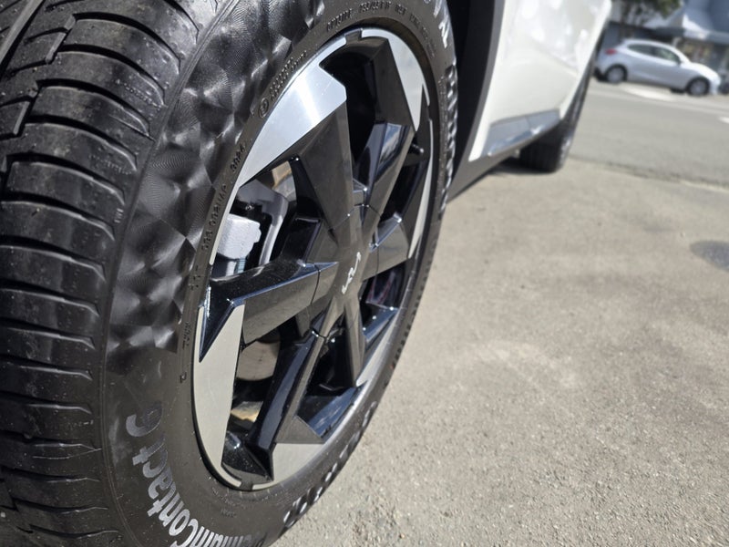 2025 Kia Sorento Deluxe 2.2D Auto - image 3