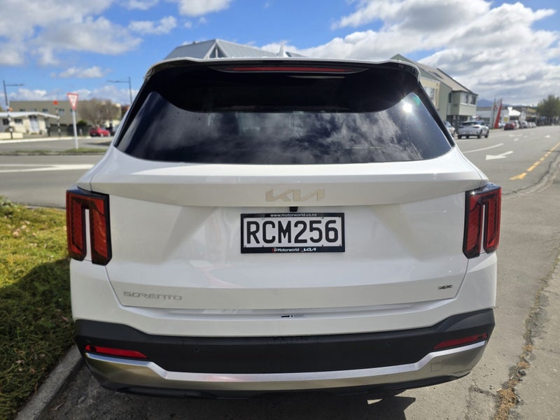 2025 Kia Sorento Deluxe 2.2D Auto - image 5