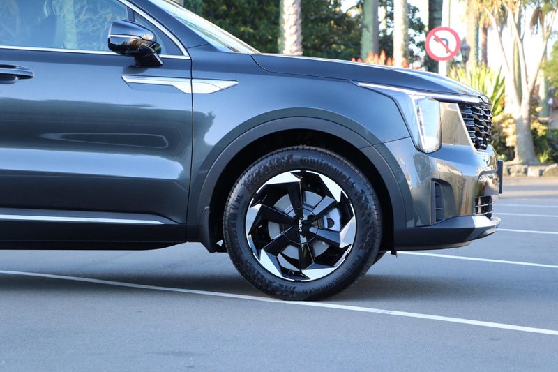 2025 Kia Sorento Deluxe 2.2D AWD 8A image 5