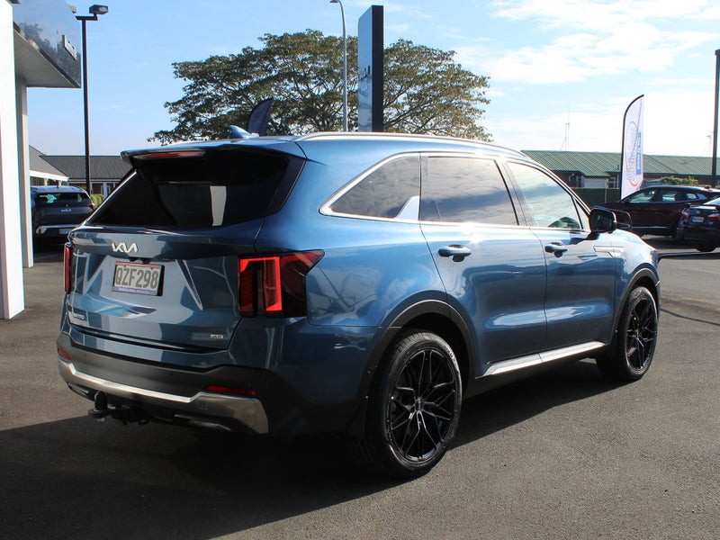 2025 Kia Sorento Deluxe AWD image 3