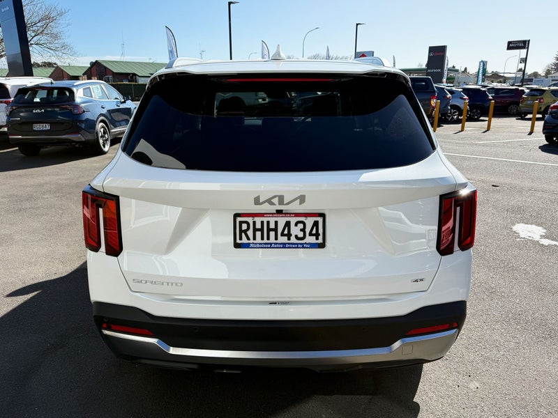 2025 Kia Sorento Deluxe AWD image 5