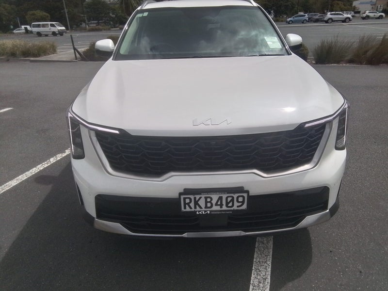 2025 Kia Sorento Deluxe AWD diesel 2.2 8 speed... image 2