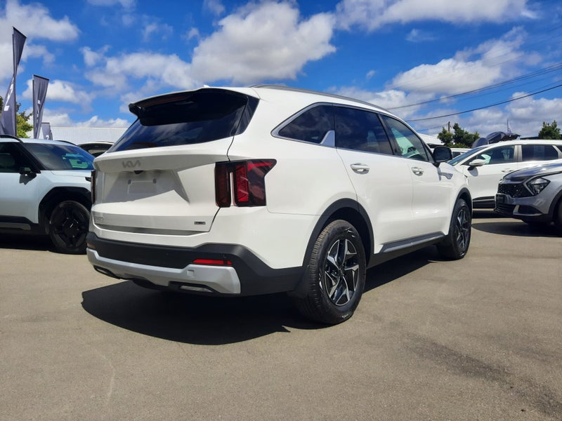 2025 Kia Sorento EARTH AWD 1.6T HYBRID image 3