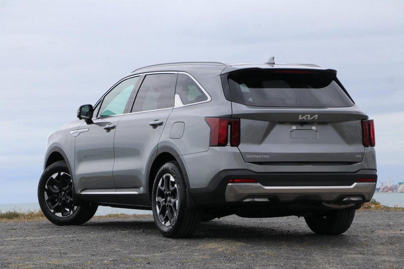 2025 Kia Sorento EX 2.2 AWD Diesel image 2