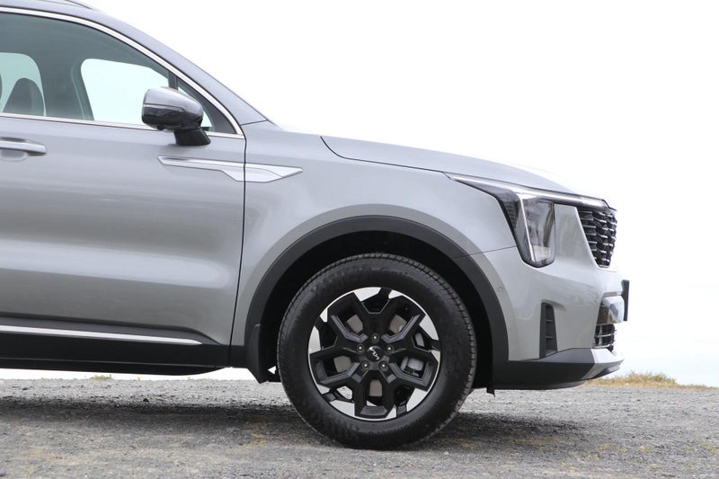 2025 Kia Sorento EX 2.2 AWD Diesel image 4