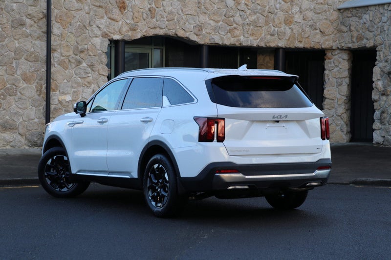 2025 Kia Sorento EX 2.2 AWD Diesel image 2