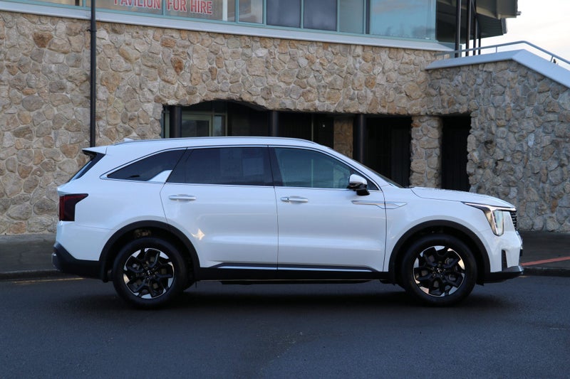 2025 Kia Sorento EX 2.2 AWD Diesel image 3