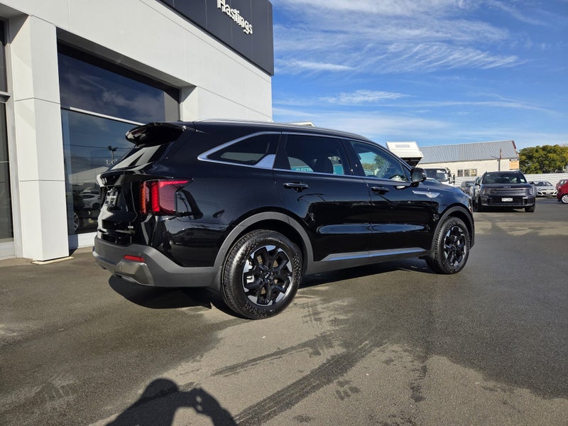 2025 Kia Sorento EX 2.2D AWD image 3