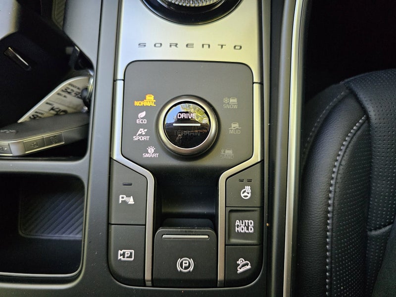 2025 Kia Sorento EX 2.2DT/4WD/8AM image 3