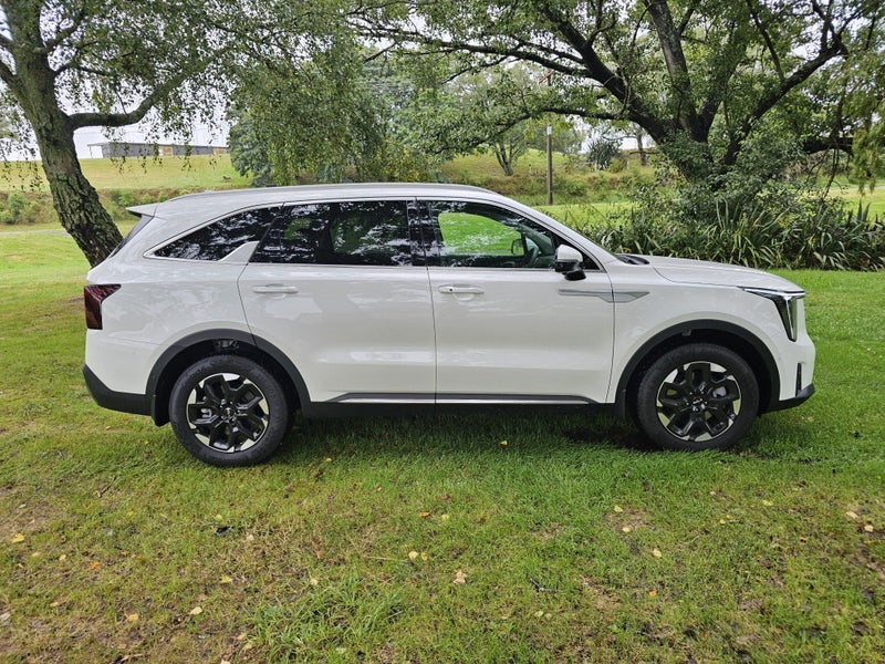 2025 Kia Sorento EX 2.2DT/4WD/8AM image 2
