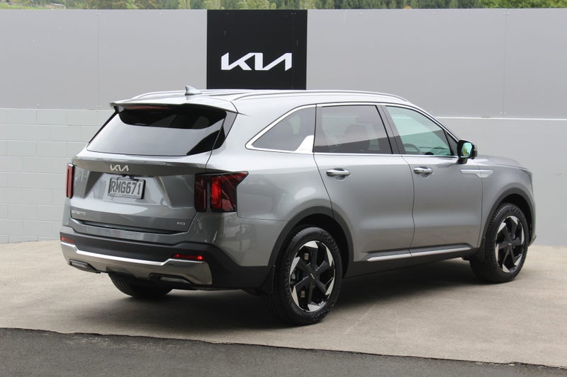 2025 Kia Sorento EX AWD 2.2L Diesel Turbo SUV image 3