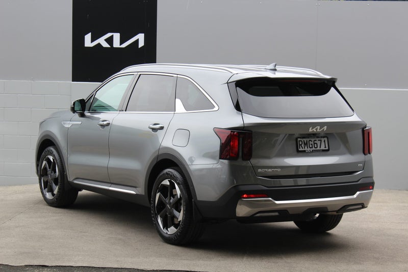 2025 Kia Sorento EX AWD 2.2L Diesel Turbo SUV image 5