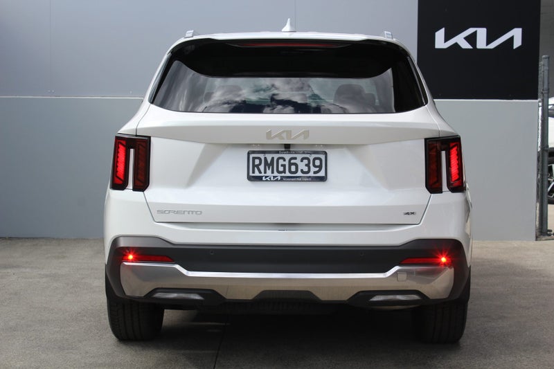 2025 Kia Sorento EX AWD 2.2L Diesel Turbo SUV image 4