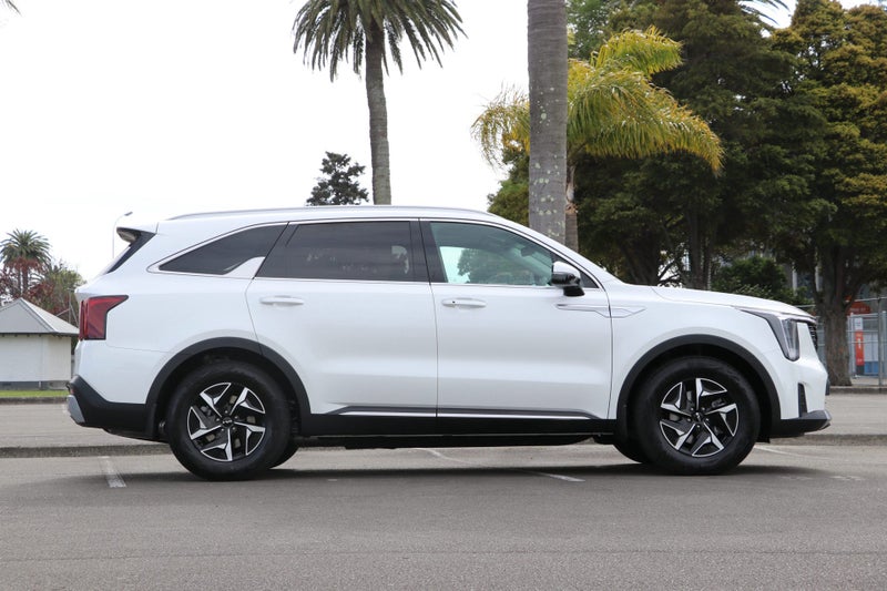 2025 Kia Sorento HEV Earth AWD 1.6PHT image 3