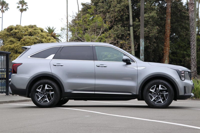 2025 Kia Sorento HEV Earth AWD 1.6PHT image 3