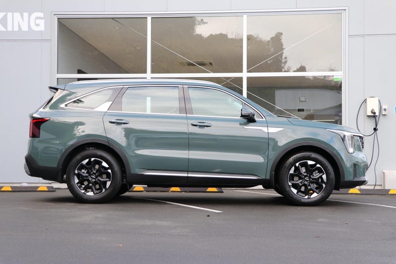 2025 Kia Sorento LX+ 2.2D 4WD image 3