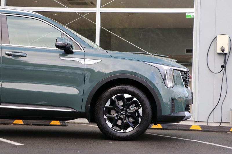 2025 Kia Sorento LX+ 2.2D 4WD image 4
